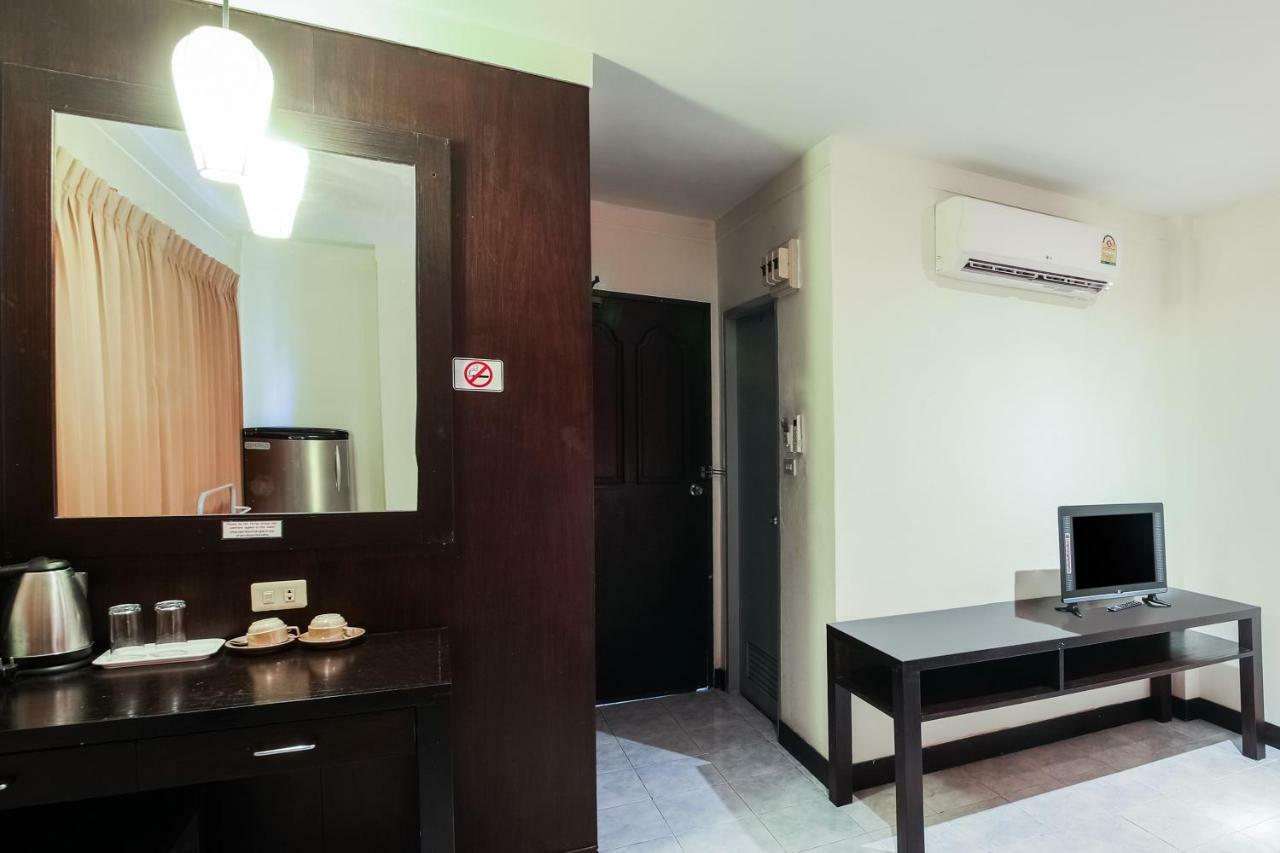 Oyo 244 Roar Inn Patong 외부 사진